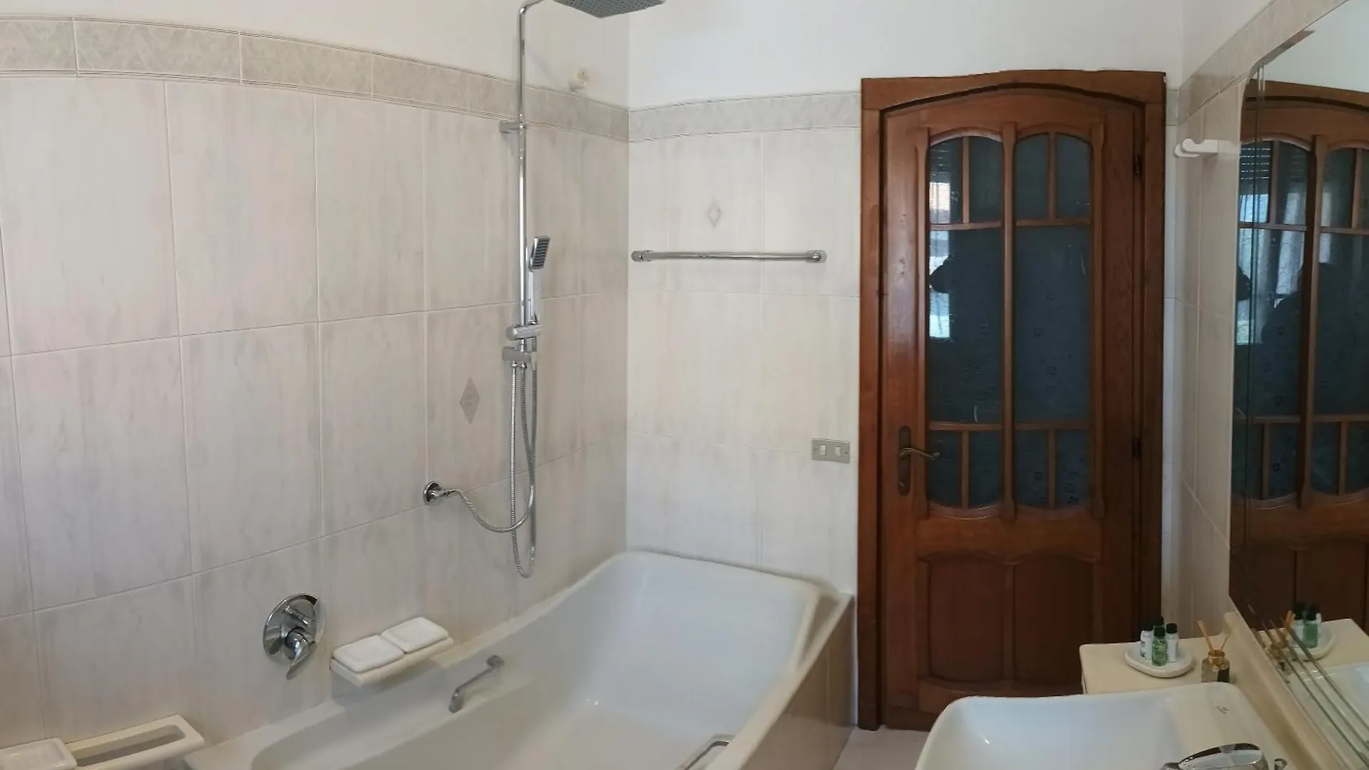 Villa Rosetta Tra Lago E Monti Pescate Ιταλία
